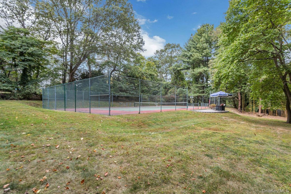 Exterior, Tennis Courts