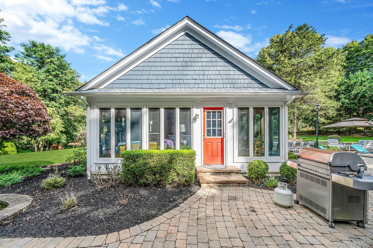 Exterior, Facade, None