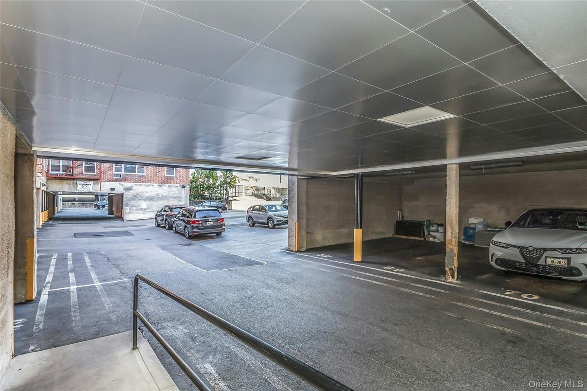 Garage, Interior