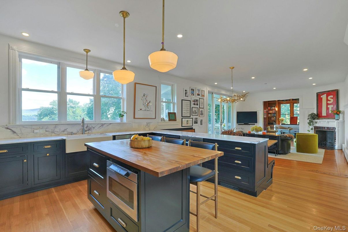 Fireplace, Interior, Kitchen, Pendant Lights, Recessed Lighting, Wood Texture Flooring