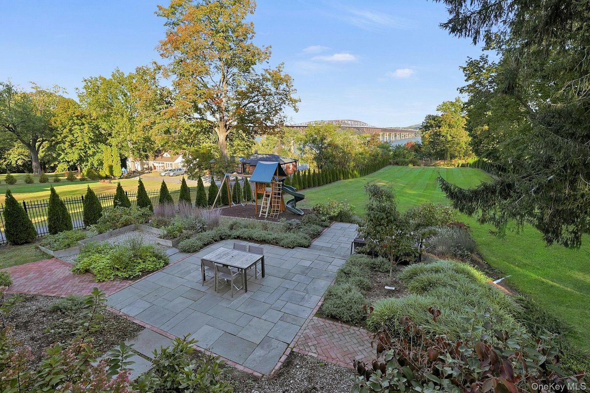 Backyard, Exterior, Playground