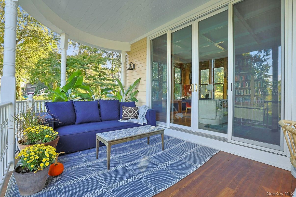 Exterior, Wood Texture Flooring