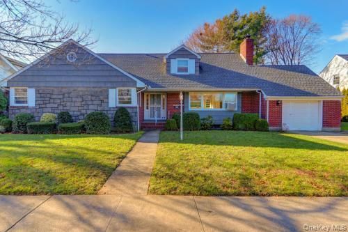 Attached, Exterior, Facade, Brick Facade, Ranch