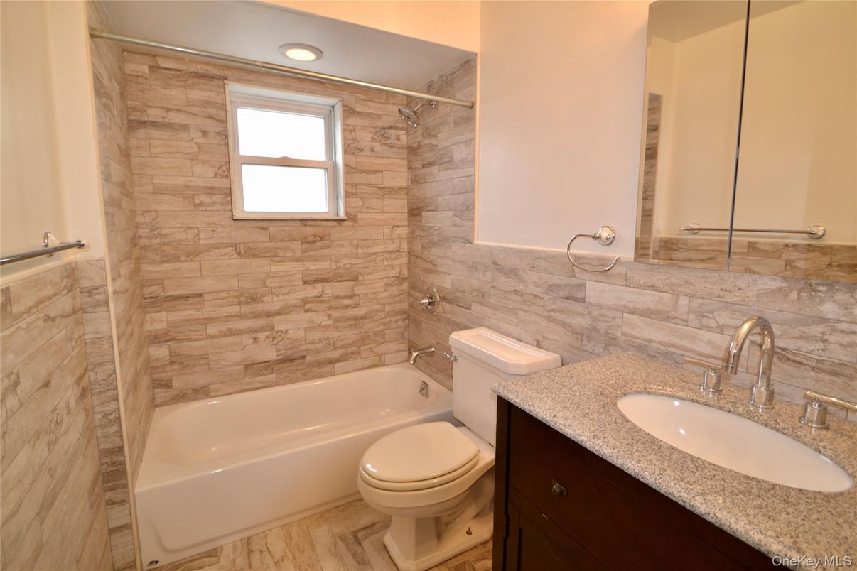 Bathroom, Interior, Recessed Lighting, Wood Texture Flooring