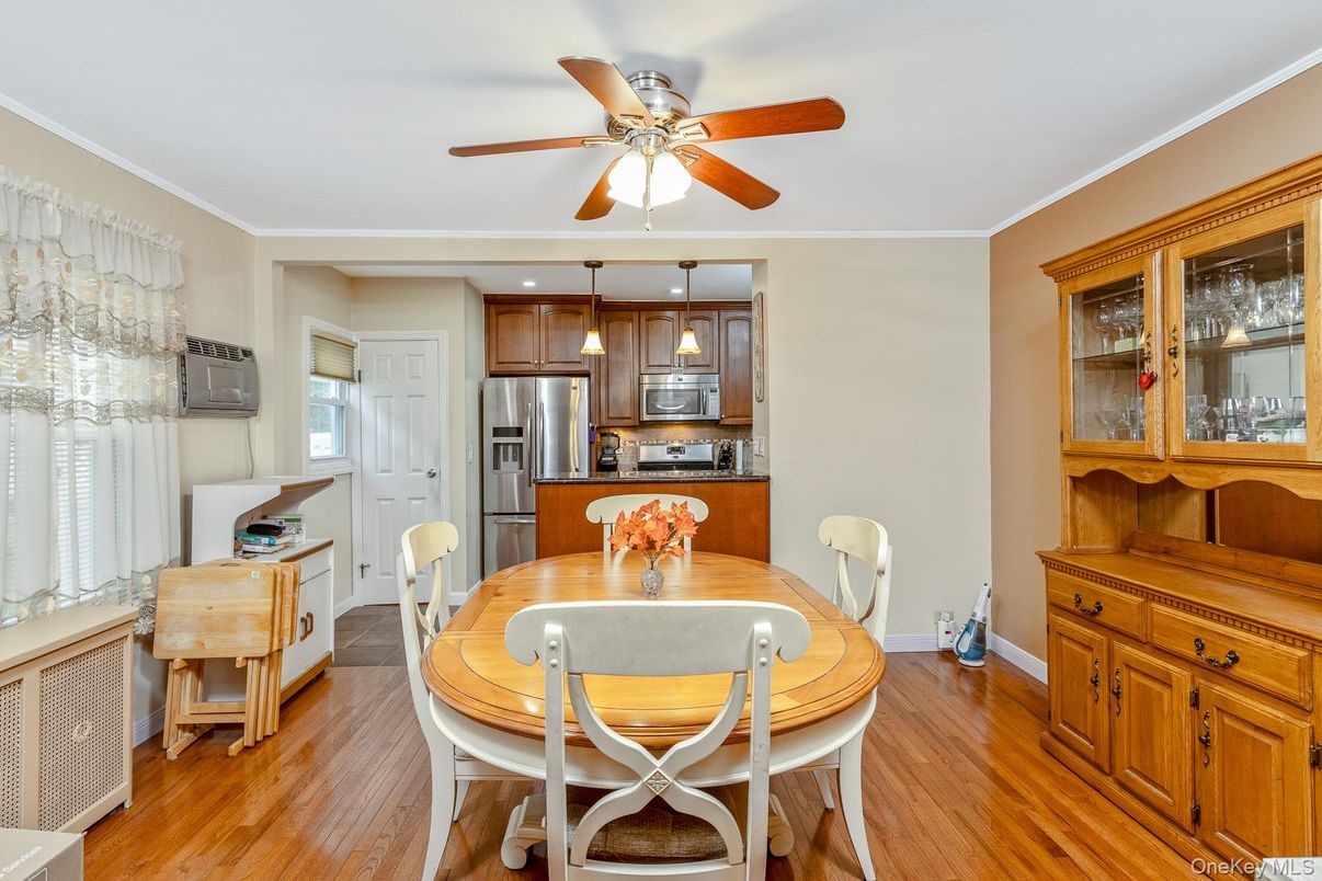 Dining room, Interior, Kitchen, Stainless Steel Appliances, Wood Texture Flooring