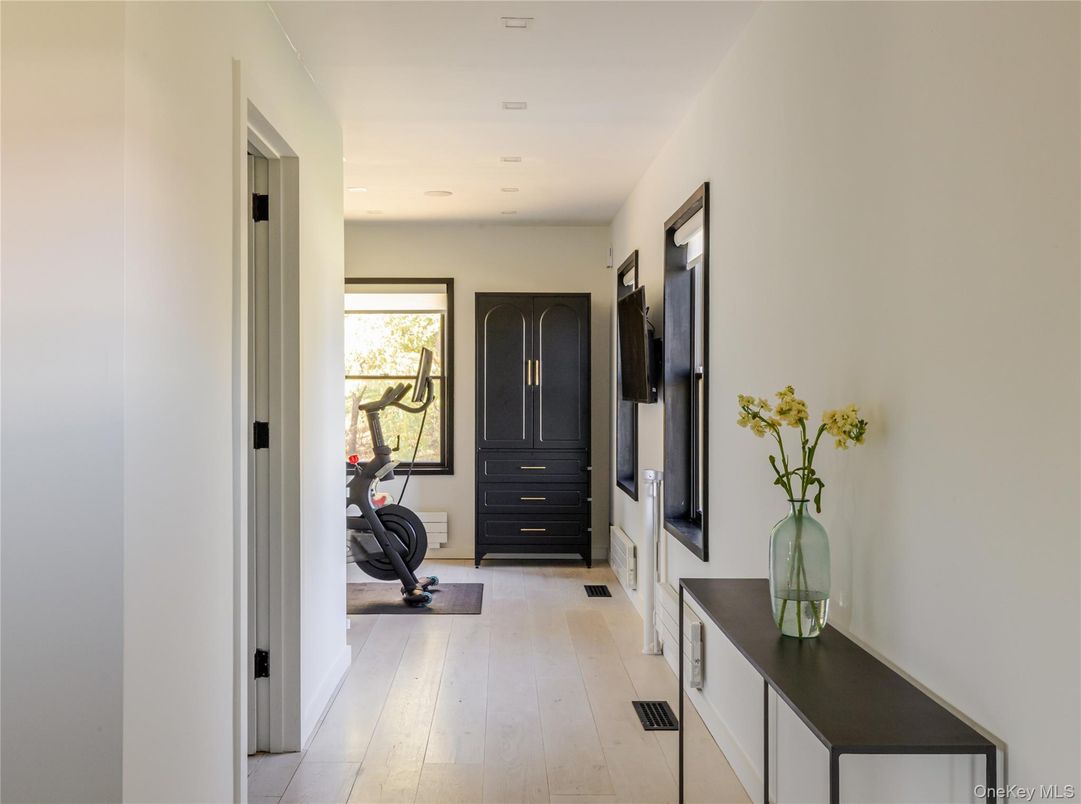 Fitness Equipment, Interior, Recessed Lighting, Wood Texture Flooring