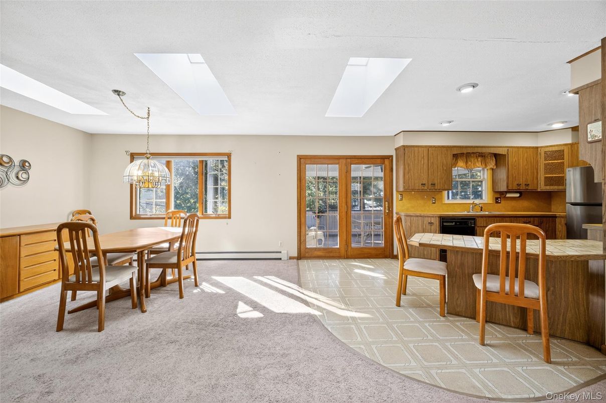 Chandelier, Dining room, Interior, Kitchen, Recessed Lighting