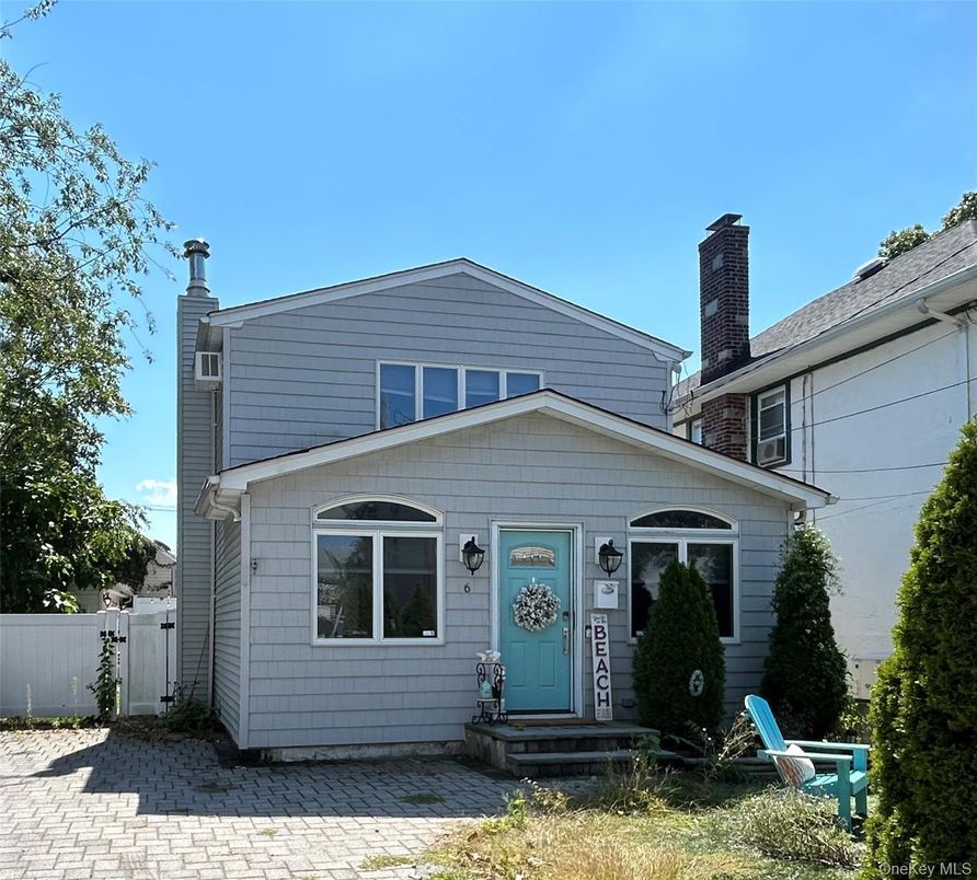 Exterior, Facade, Cape Cod