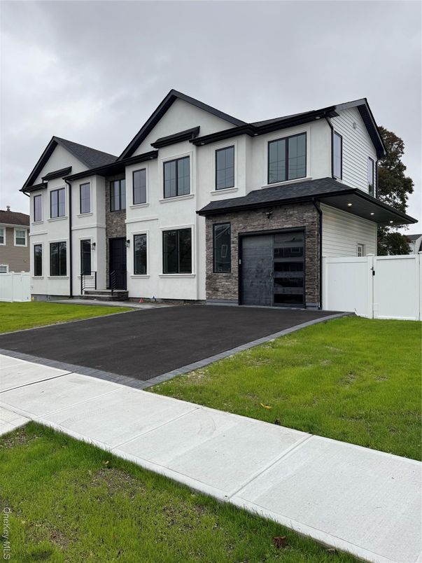 Attached, Exterior, Facade, Farmhouse