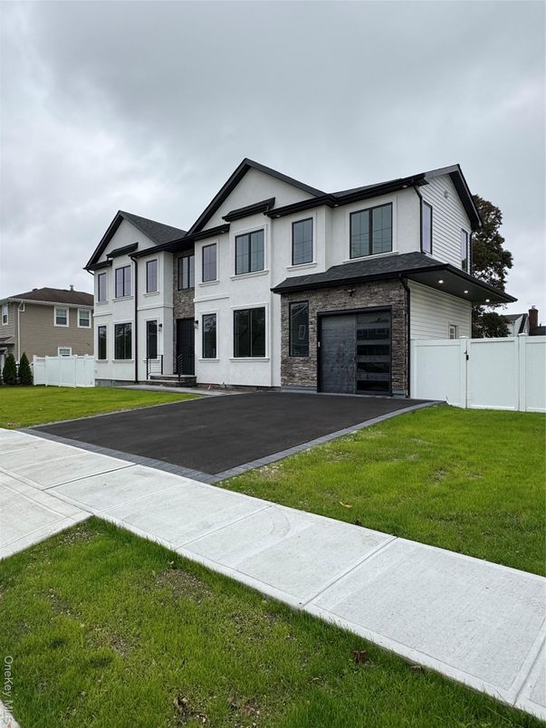 Attached, Exterior, Facade, Farmhouse