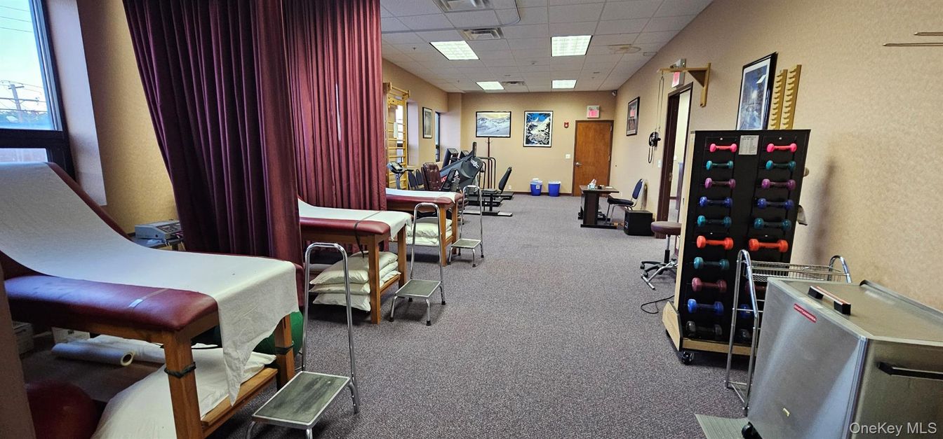 Fitness Equipment, Interior, Recessed Lighting