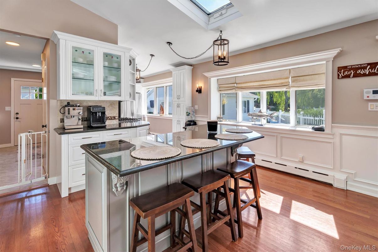 Dining room, Interior, Kitchen, Recessed Lighting, Wood Texture Flooring