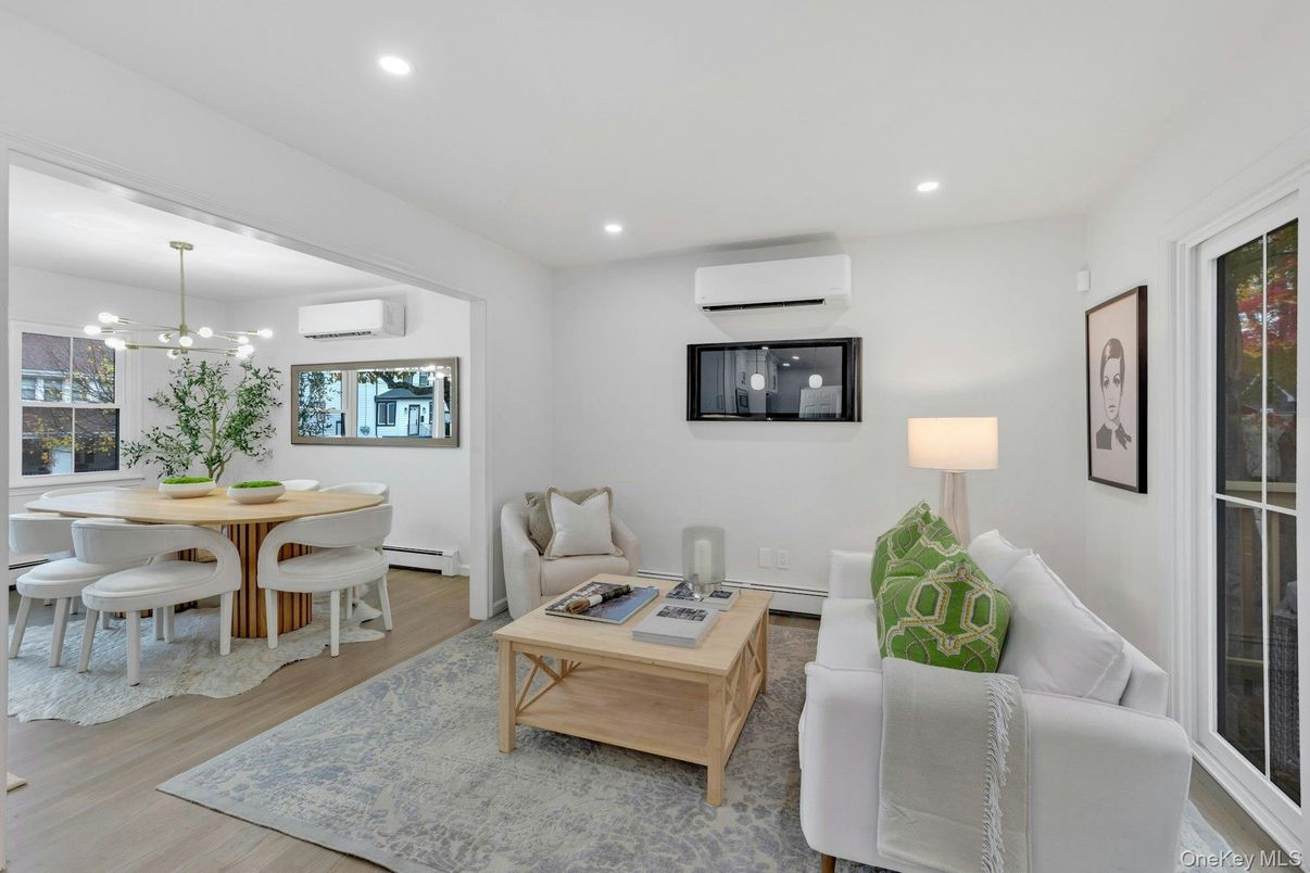 Dining room, Interior, Living room, Pendant Lights, Recessed Lighting, Wood Texture Flooring