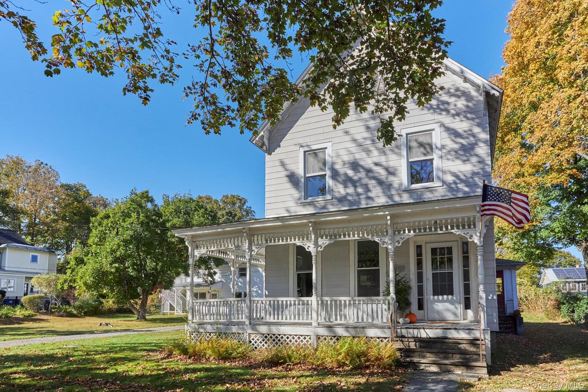 Exterior, Facade, Queen Anne Victorian
