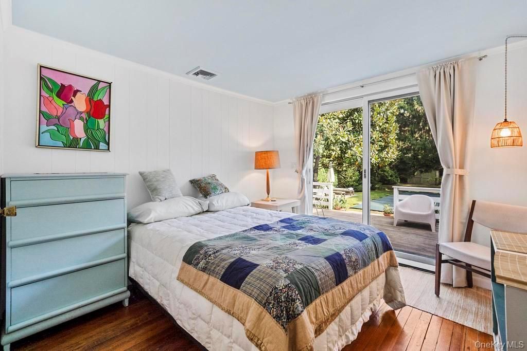 Bedroom, Interior, Pendant Lights, Wood Texture Flooring