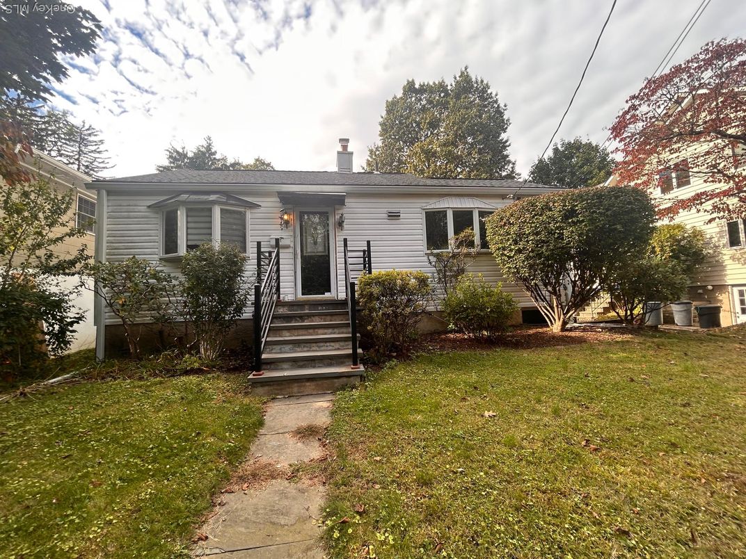 Backyard, Exterior, Facade, Cape Cod