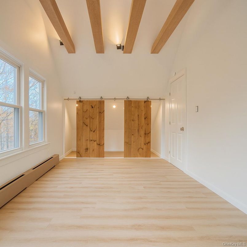 Empty room, Interior, Wooden Beams, Wood Texture Flooring