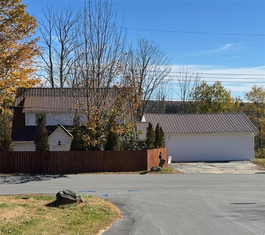 Detached Garage, Exterior