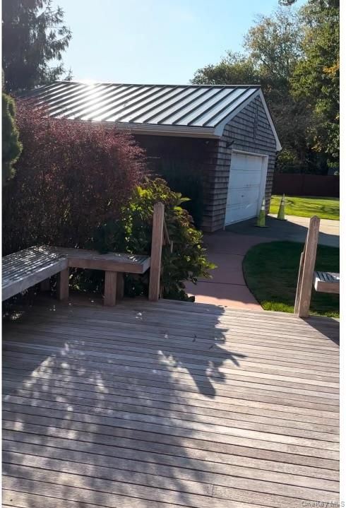 Detached Garage, Exterior