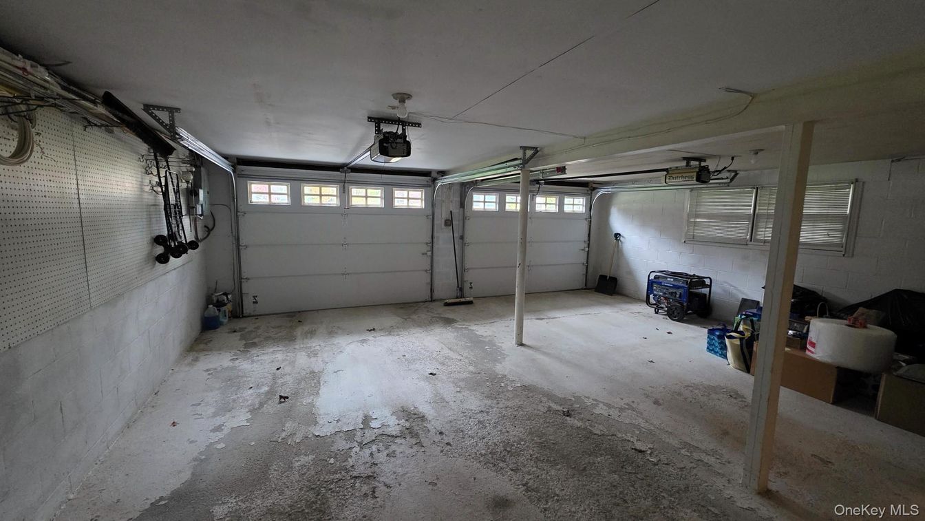Garage, Interior