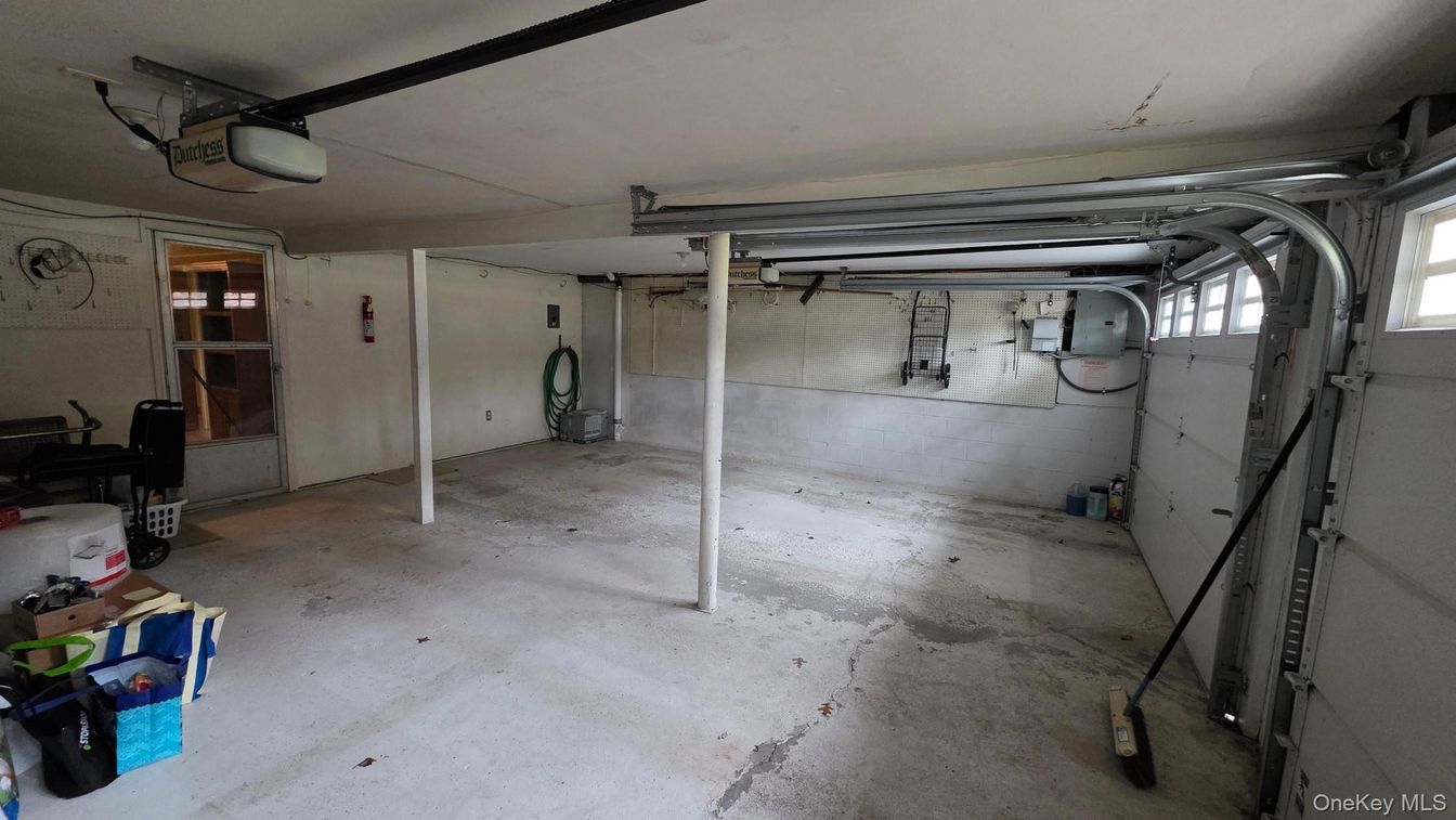 Garage, Interior