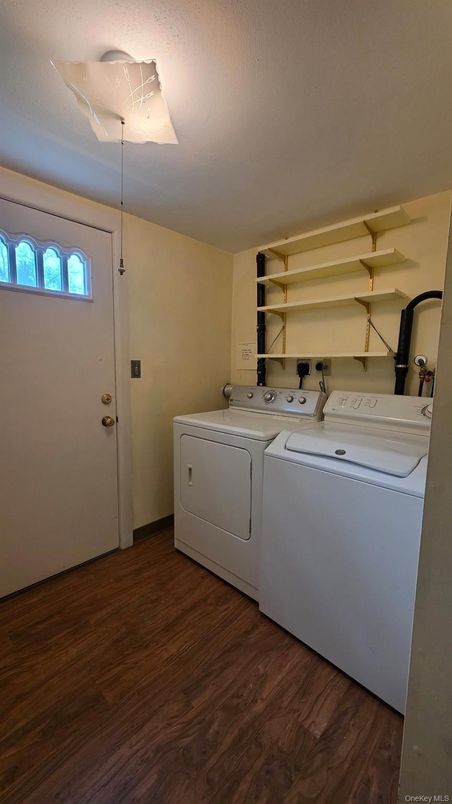Interior, Washer, Wood Texture Flooring