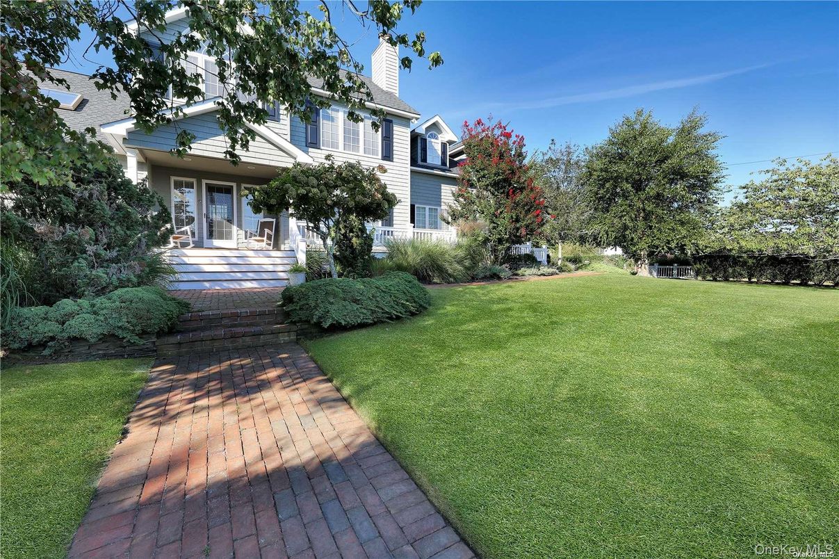 Backyard, Exterior, Facade, French Provincial