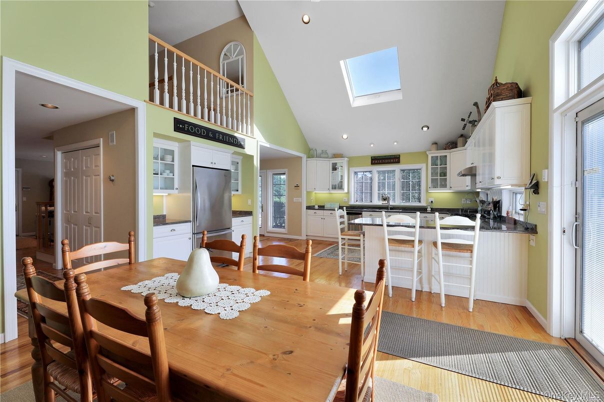 Dining room, Interior, Kitchen, Recessed Lighting, Wood Texture Flooring