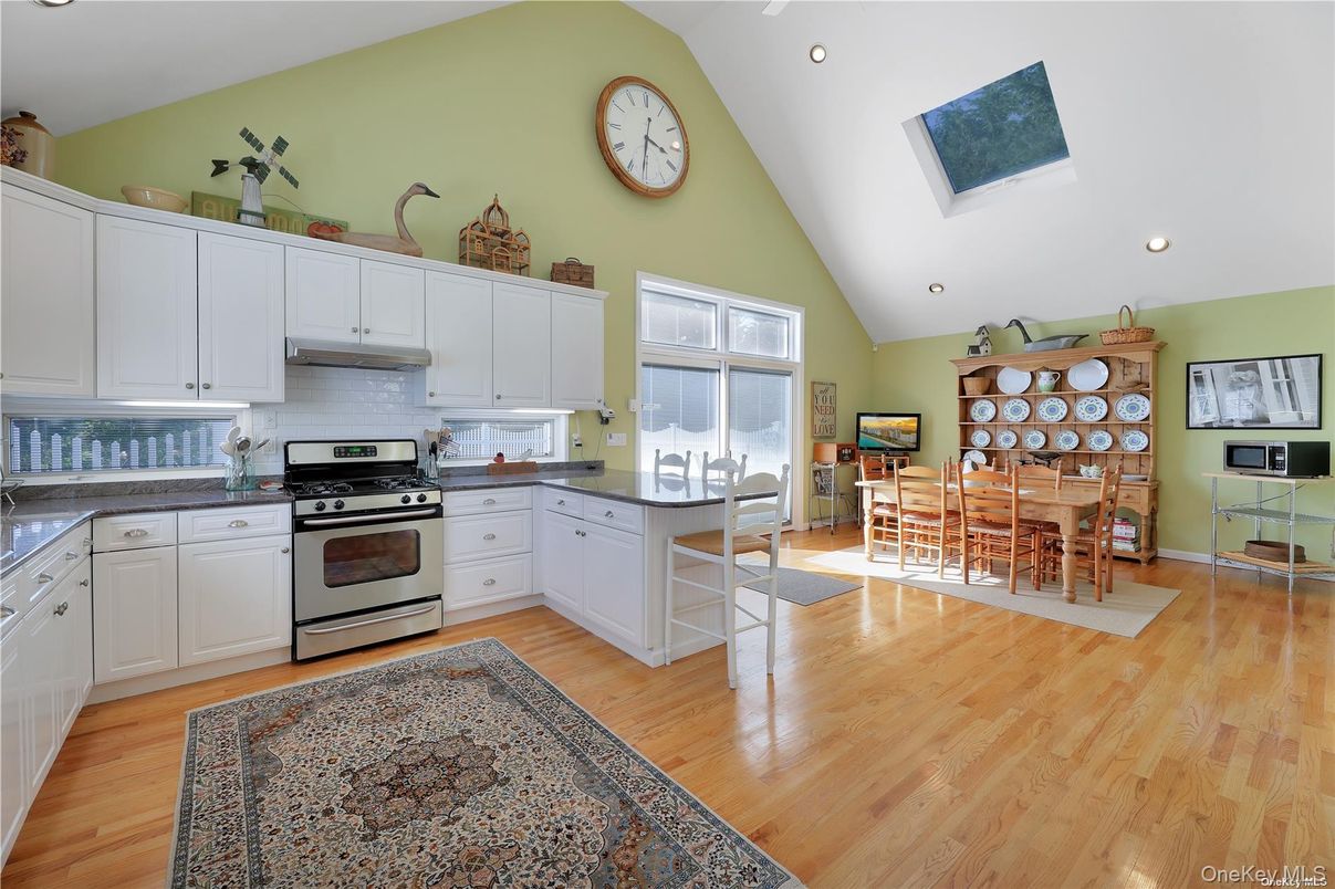 Dining room, Interior, Kitchen, Recessed Lighting, Wood Texture Flooring
