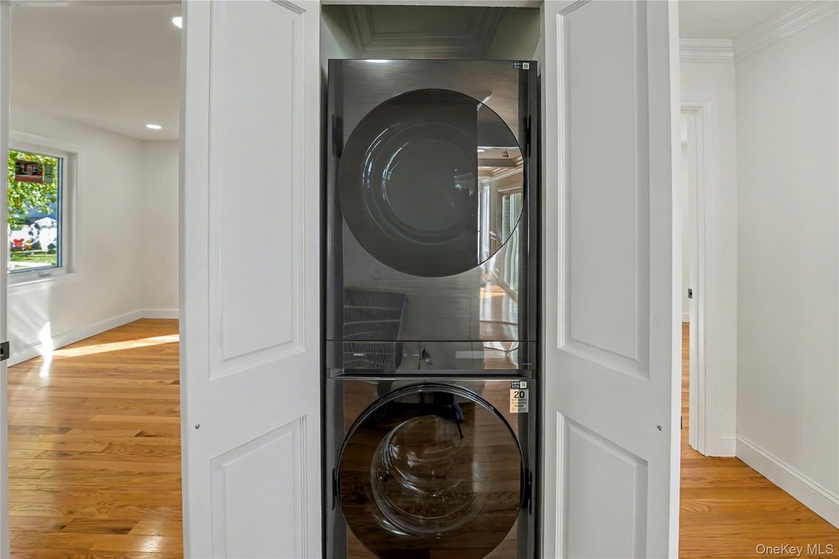 Interior, Recessed Lighting, Utility Closets, Washer, Wood Texture Flooring