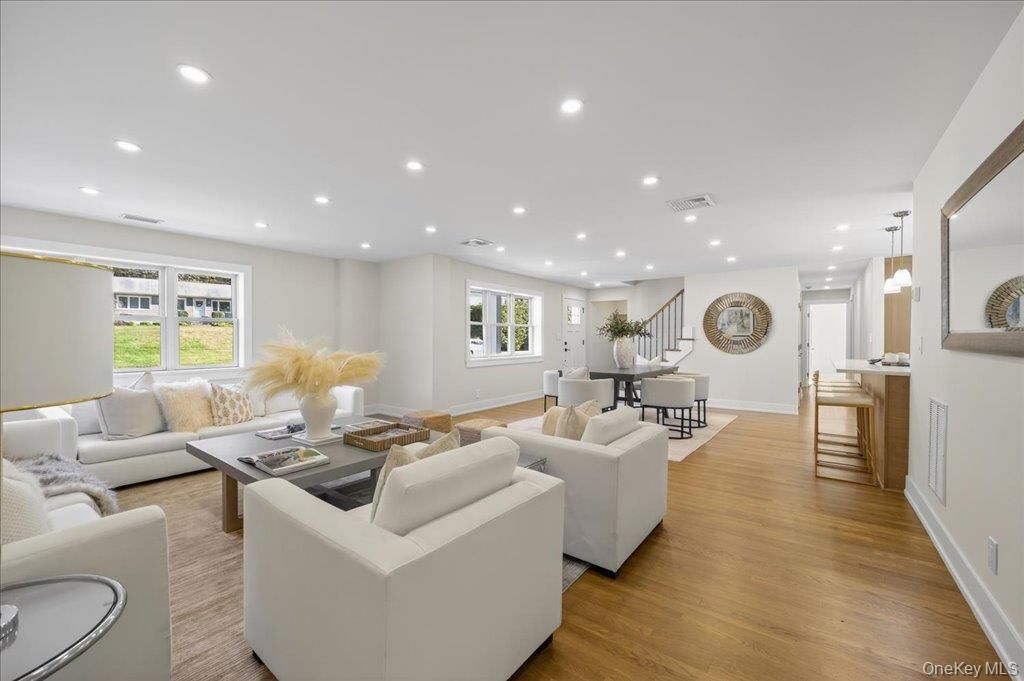 Dining room, Interior, Living room, Pendant Lights, Recessed Lighting, Wood Texture Flooring