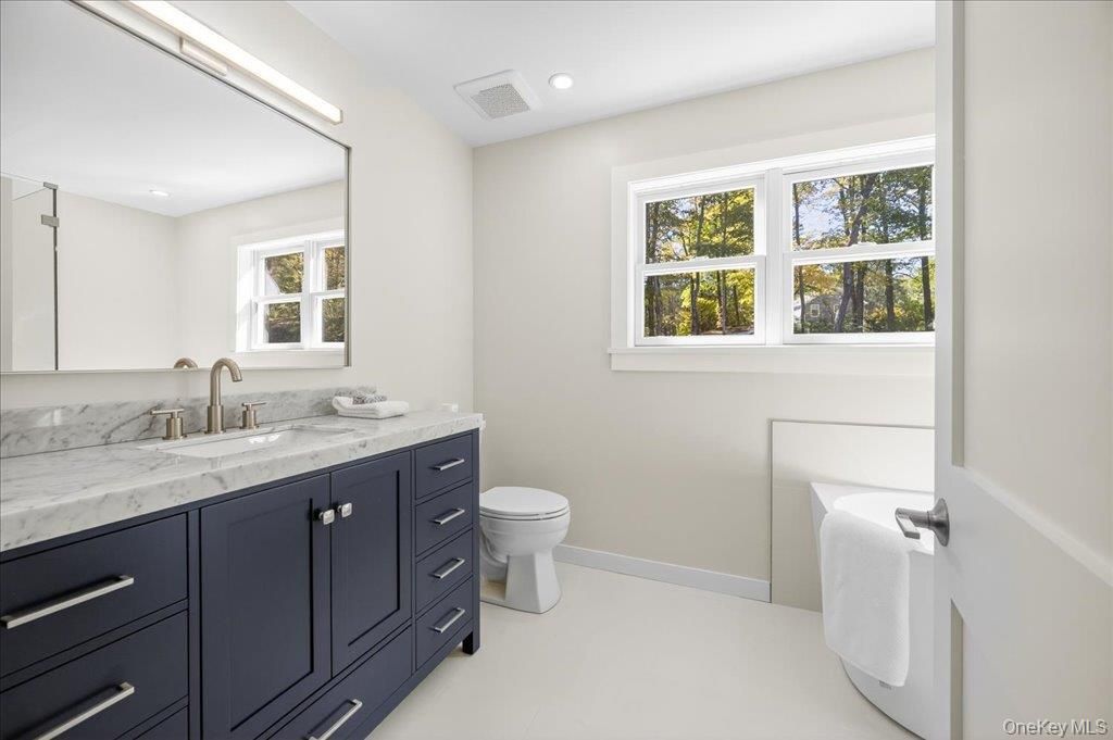 Bathroom, Interior, Recessed Lighting