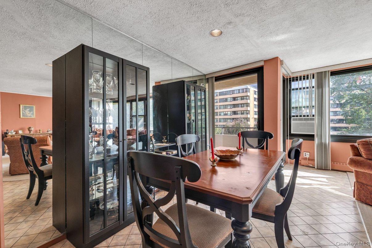 Dining room, Interior, Recessed Lighting