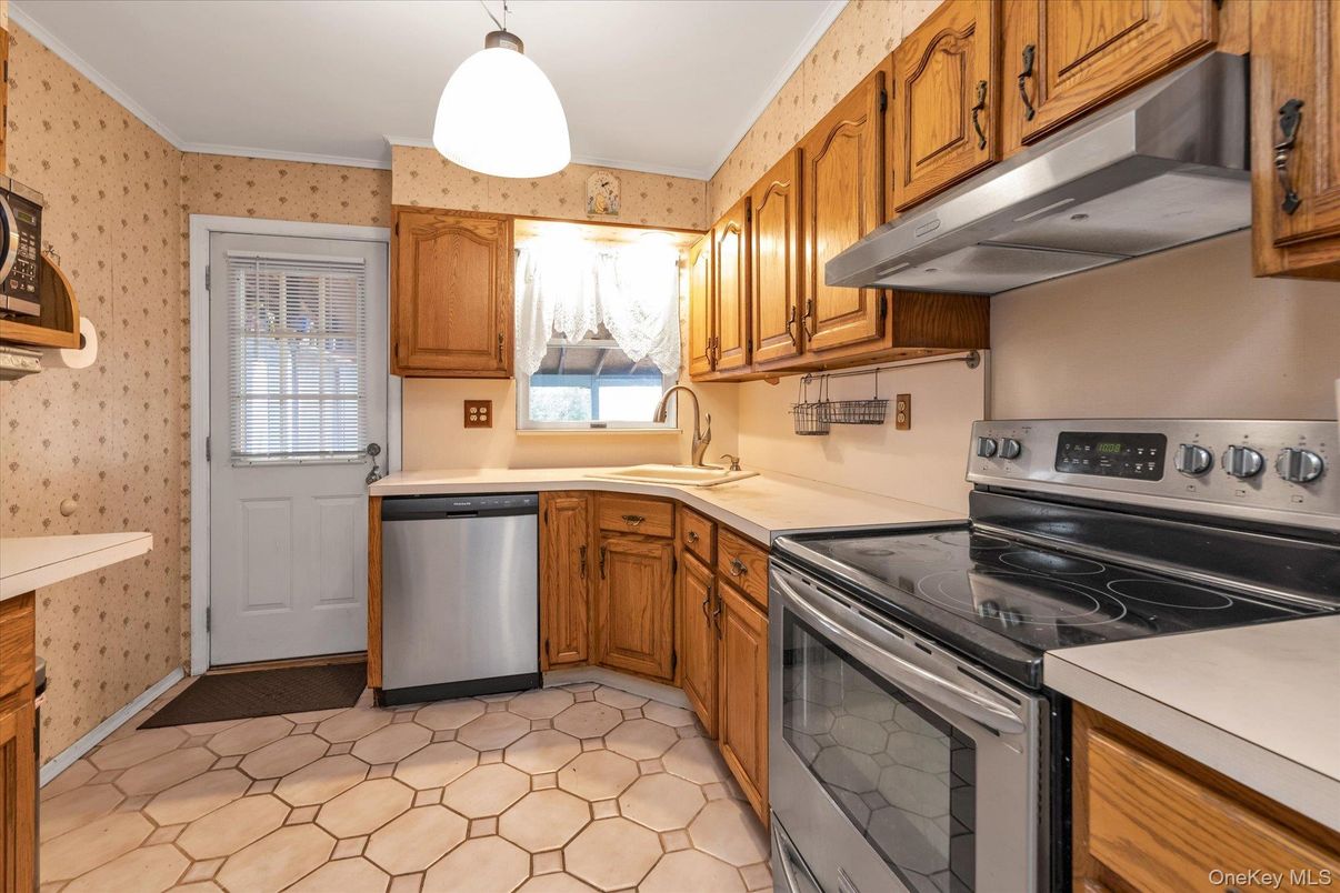 Interior, Kitchen, Stainless Steel Appliances