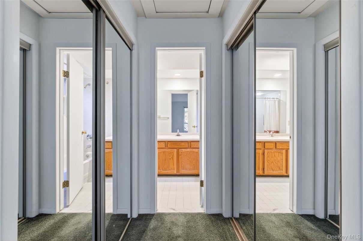 Bathroom, Interior, Recessed Lighting
