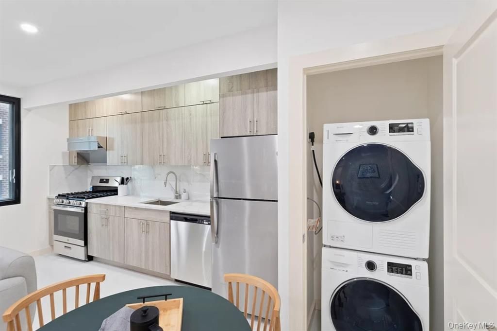 Interior, Kitchen, Recessed Lighting, Stainless Steel Appliances, Utility Closets, Washer