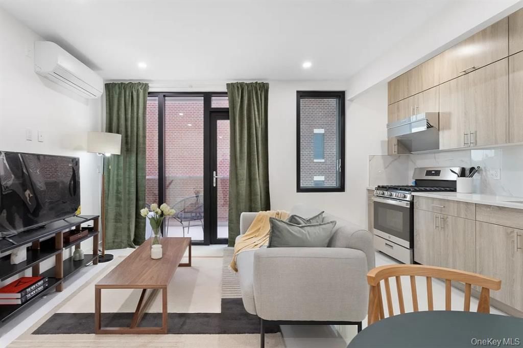 Interior, Kitchen, Living room, Recessed Lighting, Stainless Steel Appliances