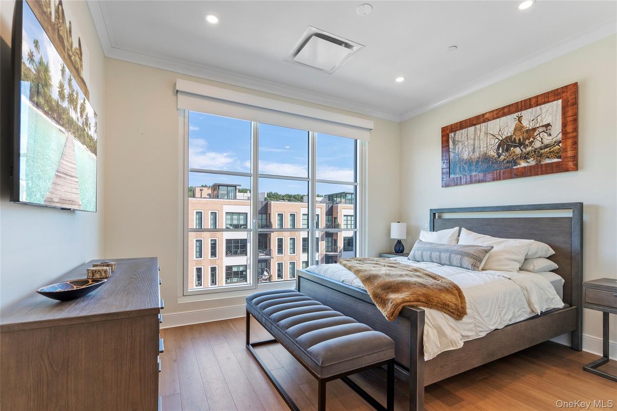 Bedroom, Interior, Recessed Lighting, Water, Wood Texture Flooring