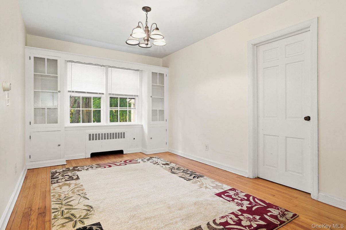Chandelier, Empty room, Interior, Wood Texture Flooring