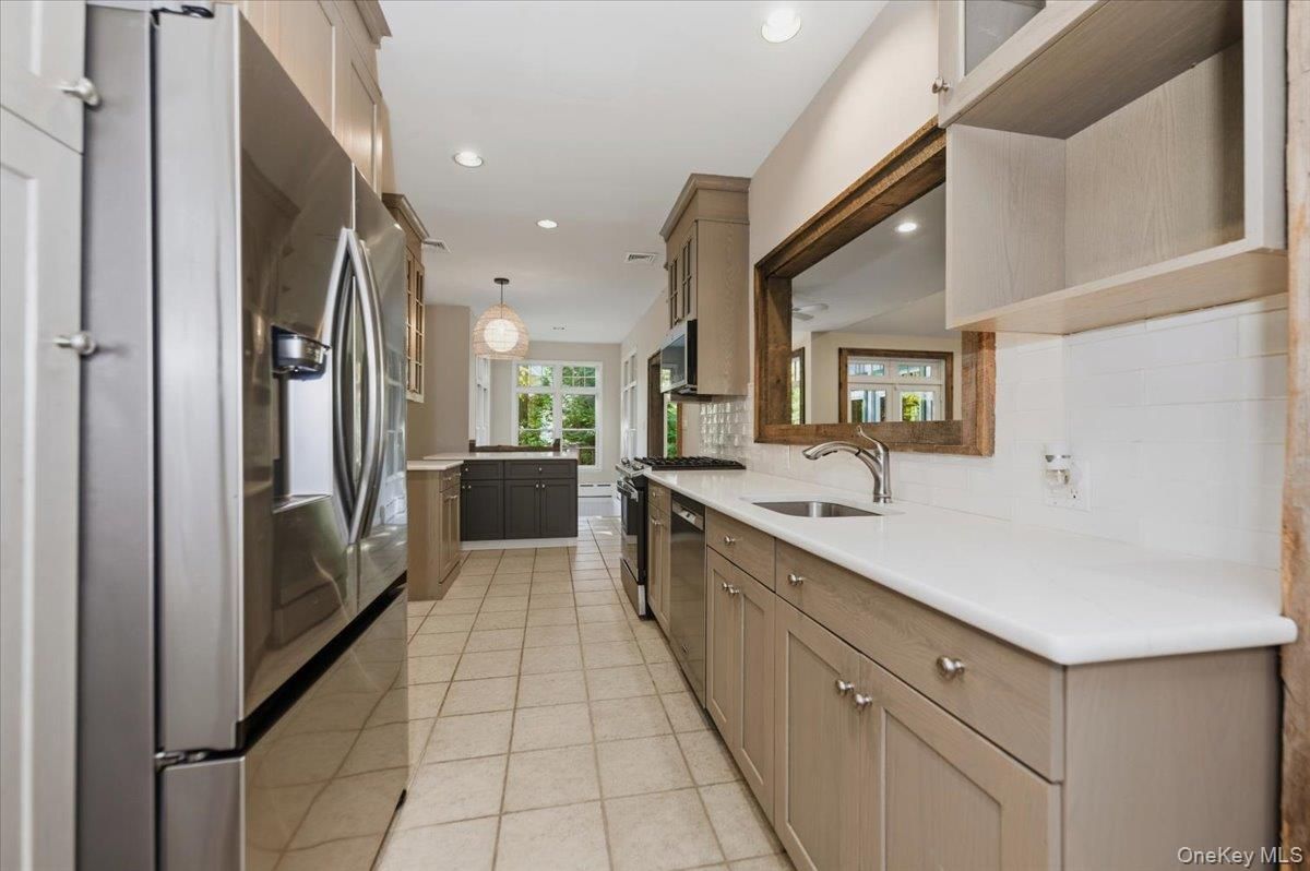 Interior, Kitchen, Pendant Lights, Recessed Lighting, Stainless Steel Appliances