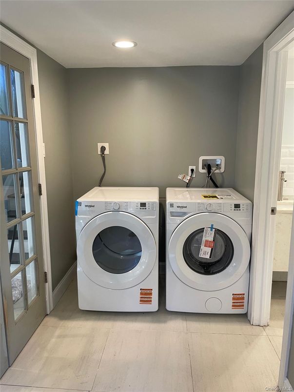 Interior, Recessed Lighting, Utility Closets, Washer, Wood Texture Flooring