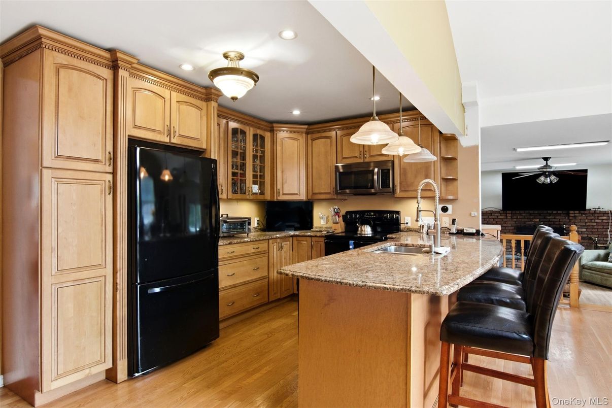 Interior, Kitchen, Pendant Lights, Recessed Lighting, Stone Walls, Wood Texture Flooring