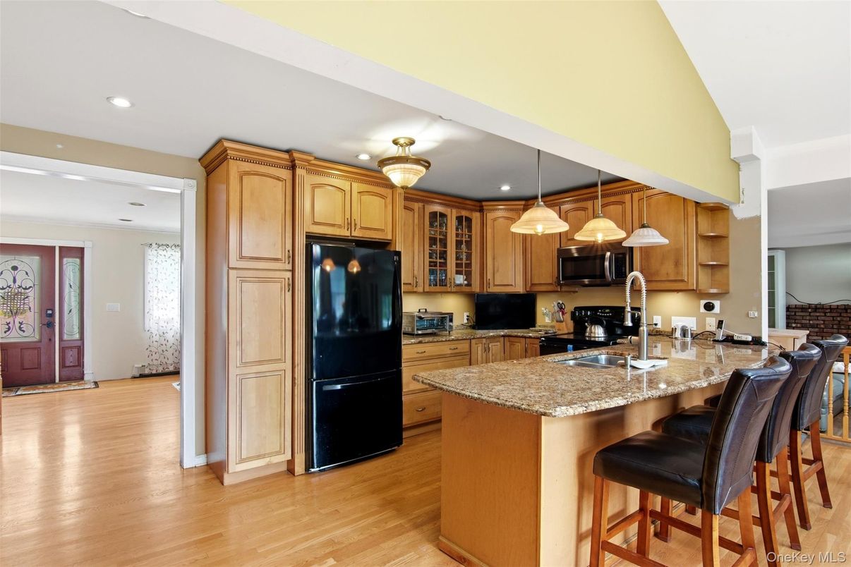 Interior, Kitchen, Pendant Lights, Recessed Lighting, Wood Texture Flooring
