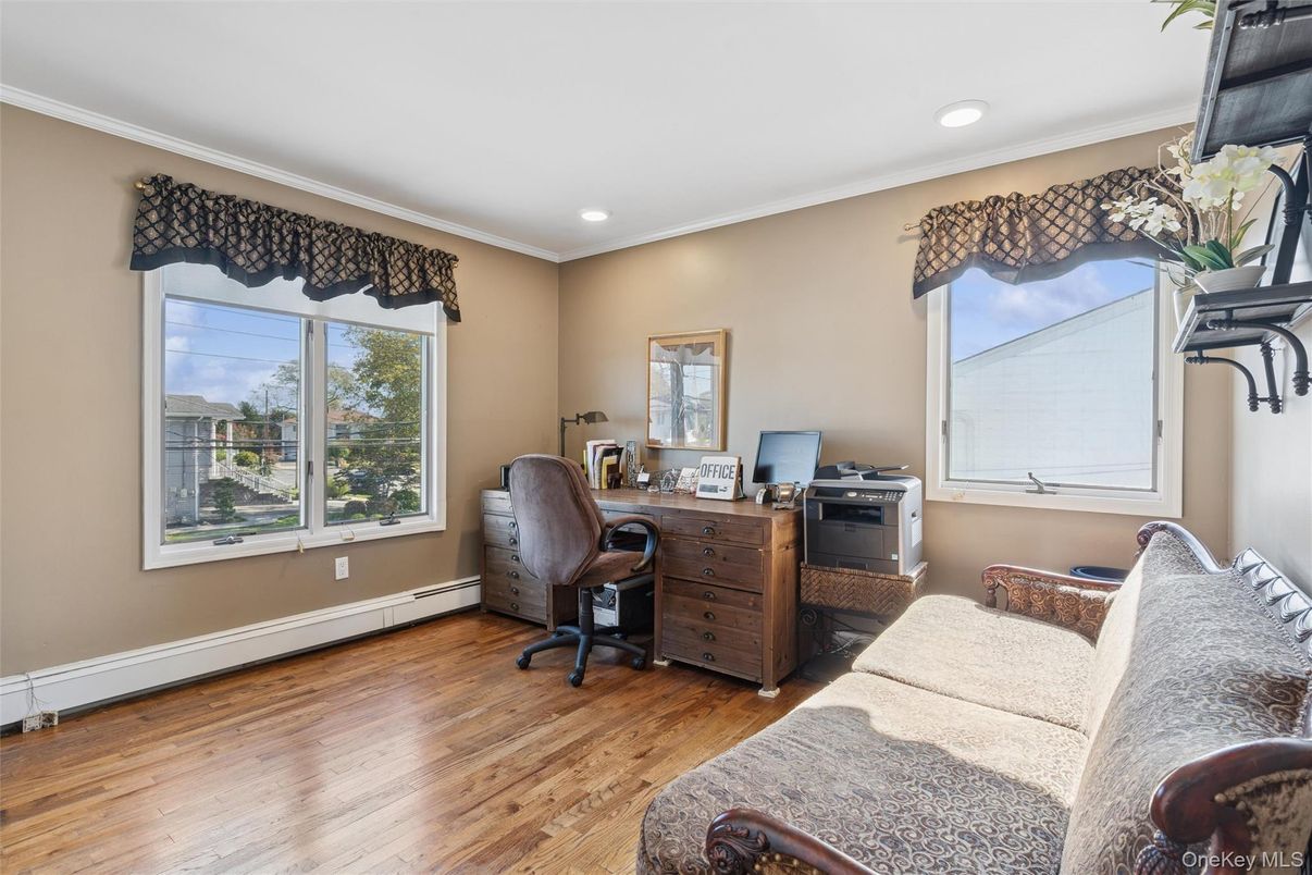 Home Office, Interior, Recessed Lighting, Wood Texture Flooring