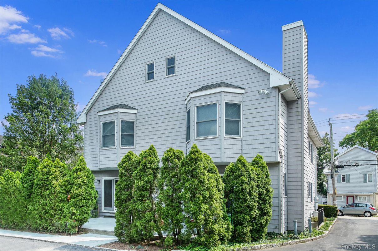 Exterior, Facade, Queen Anne Victorian