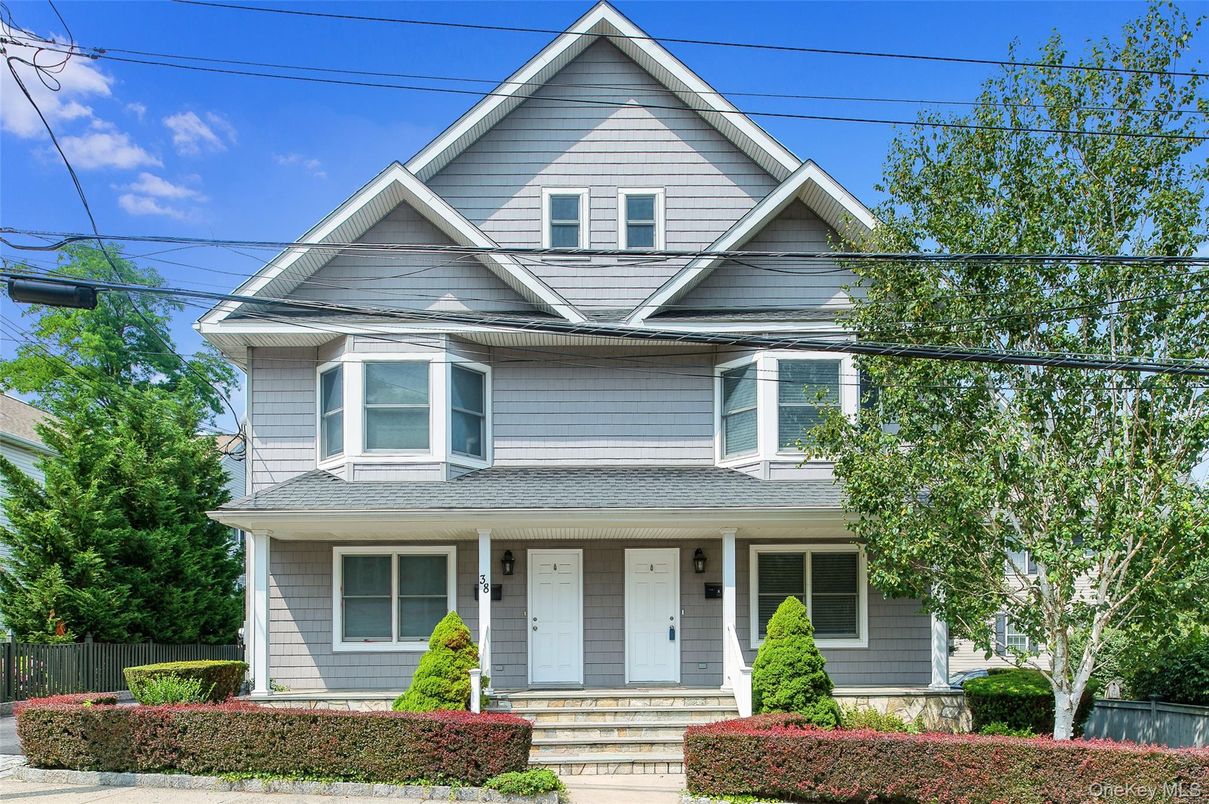 Exterior, Facade, Queen Anne Victorian