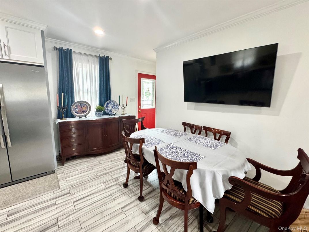 Dining room, Interior, Recessed Lighting, Wood Texture Flooring