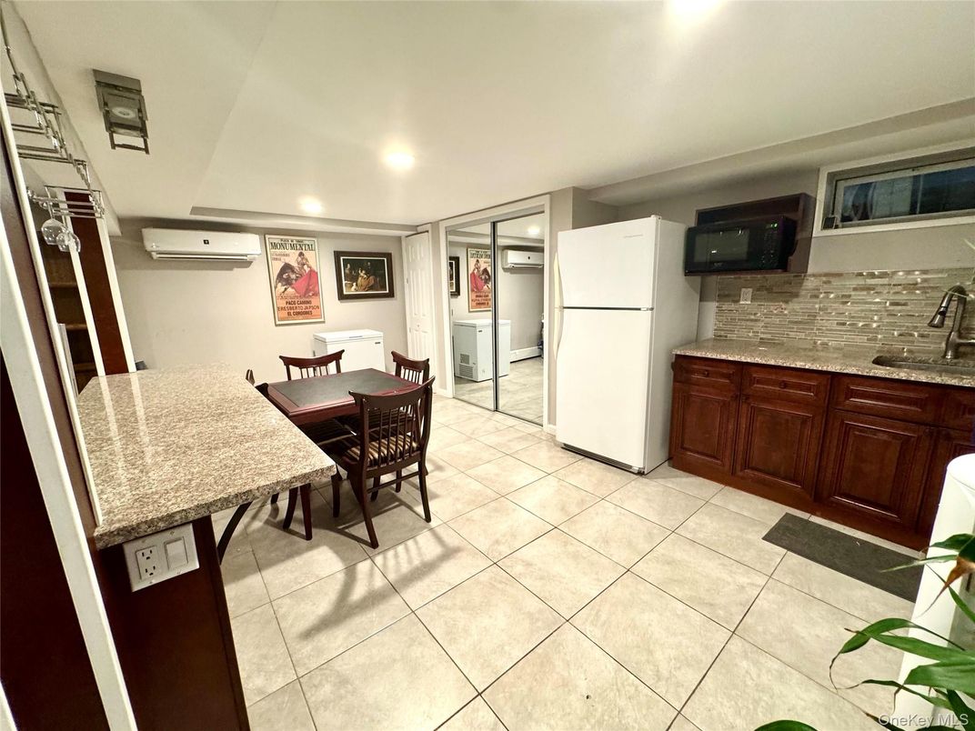 Dining room, Interior, Kitchen, Recessed Lighting