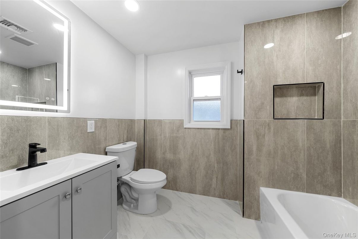 Bathroom, Interior, Marble, Recessed Lighting