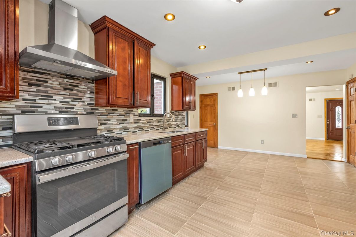Interior, Kitchen, Pendant Lights, Recessed Lighting, Stainless Steel Appliances